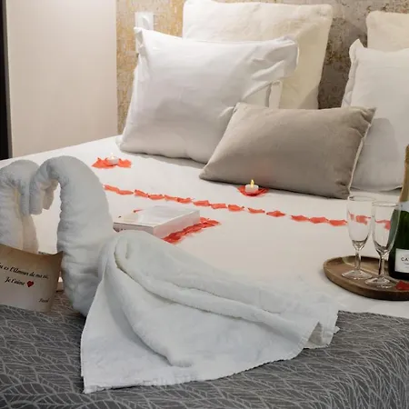 Loveroom Muse Old Town Jacuzzi Vieille Апартаменты *