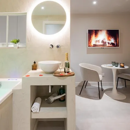 Loveroom Muse Old Town Jacuzzi Vieille Апартаменты