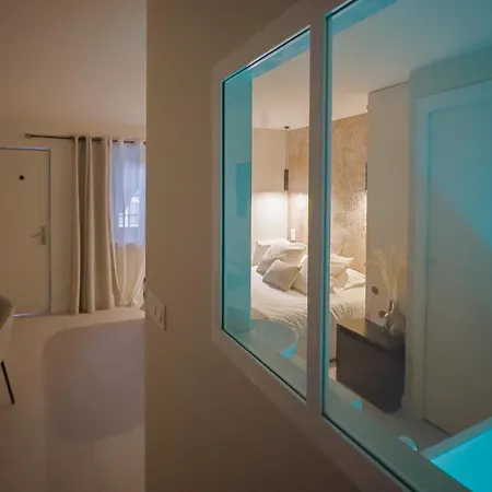 Loveroom Muse Old Town Jacuzzi Vieille Анси