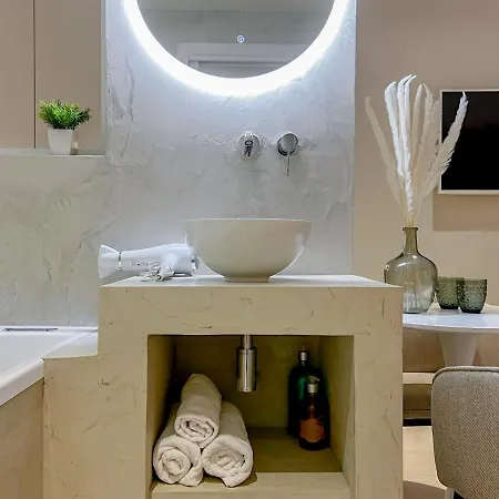 Loveroom Muse Old Town Jacuzzi Vieille Άννεσι